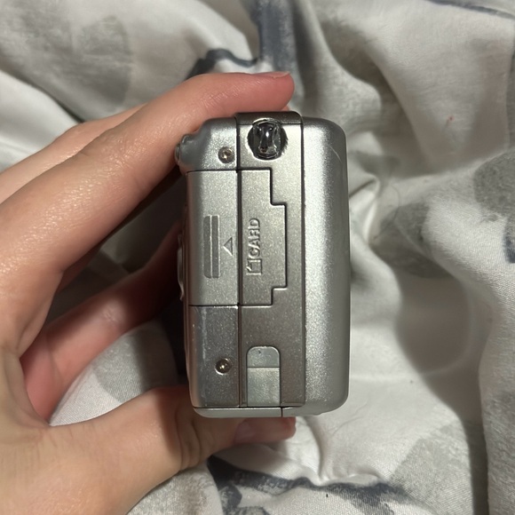 Nikon Digital Camera - Picture 3 of 6